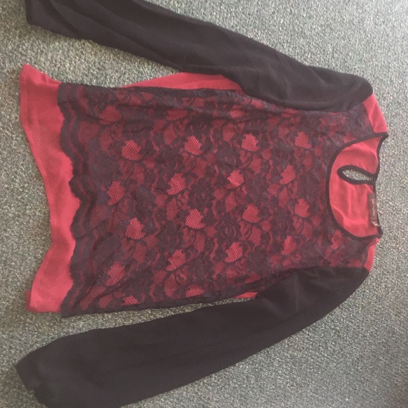The limited lace top