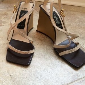 Off white leather wedge