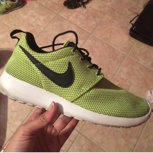 Neon nike roshe runs