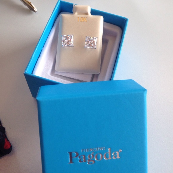 Mens white gold 10k earrings