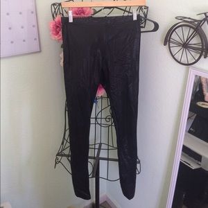 AMERICAN APPAREL Snake/Liquid Leggings 💕 Size M