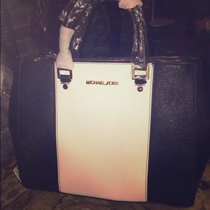 MK Medium Selma Saffiano Satchel