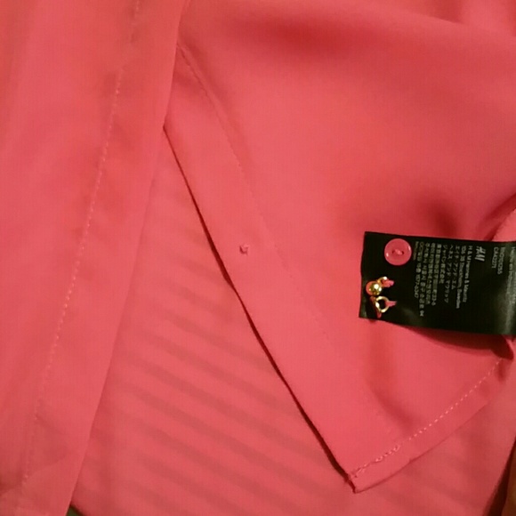 "H&M" top! - Picture 4 of 4