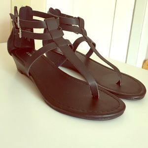 Express black sandals