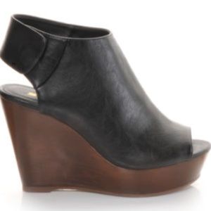 Size 8 soda wedges black with brown wedge