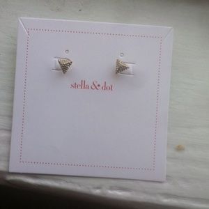 Stella and Dot pyramid two-sided studs