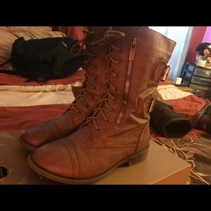 Basic combat boots
