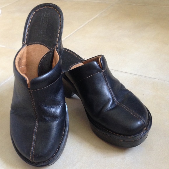 Born black clogs