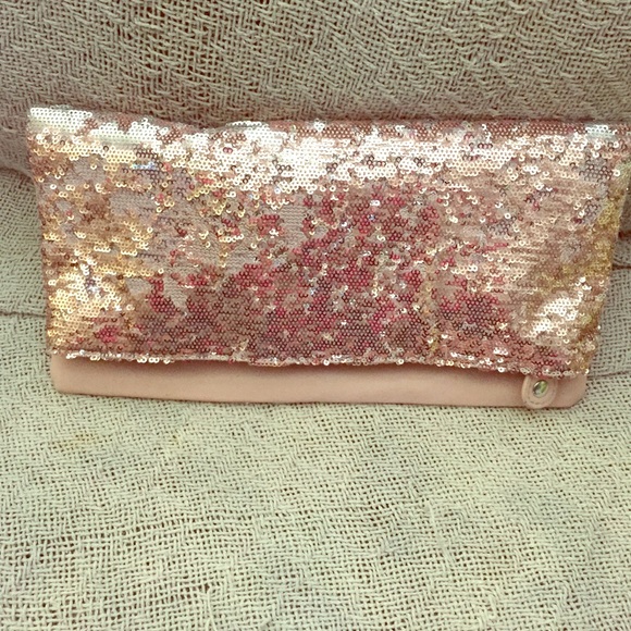 💰⬇️Blush BCBGeneration Clutch