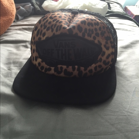 Vans cheetah trucker hat