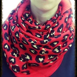 Like ::NEW:: Stella and Dot Wild Hearts Scarf!