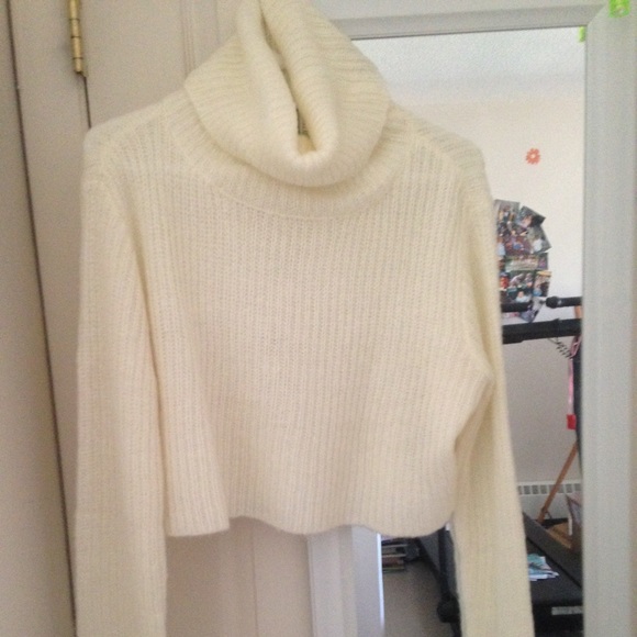 Cropped sweater