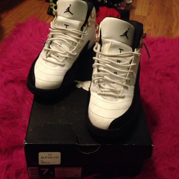 Jordan retro 12s