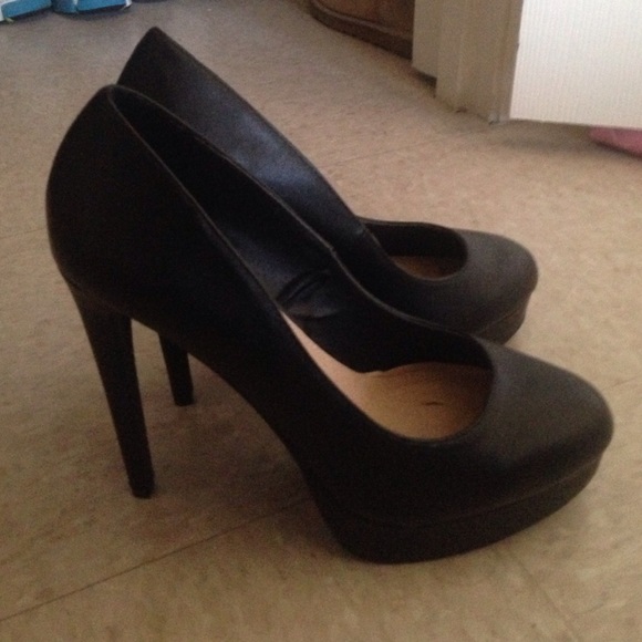 High heels - Picture 2 of 2