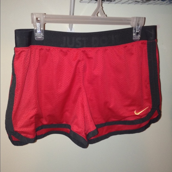 2 Dri-Fit Nike Short Shorts