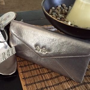 Jessica Simpson clutch