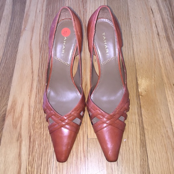 Tahari Pumps