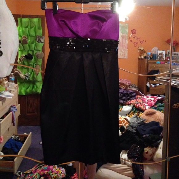 Strapless Formal Dress