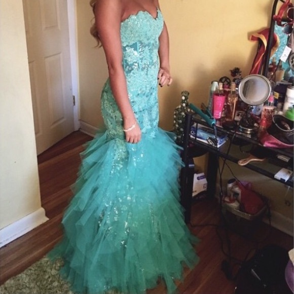 SOLD - Picture 2 of 4