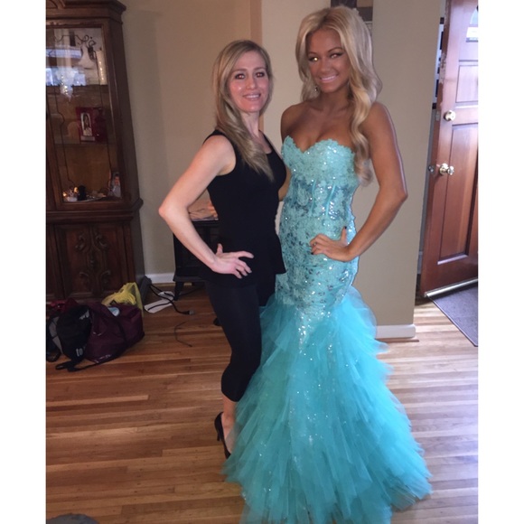 SOLD - Picture 3 of 4