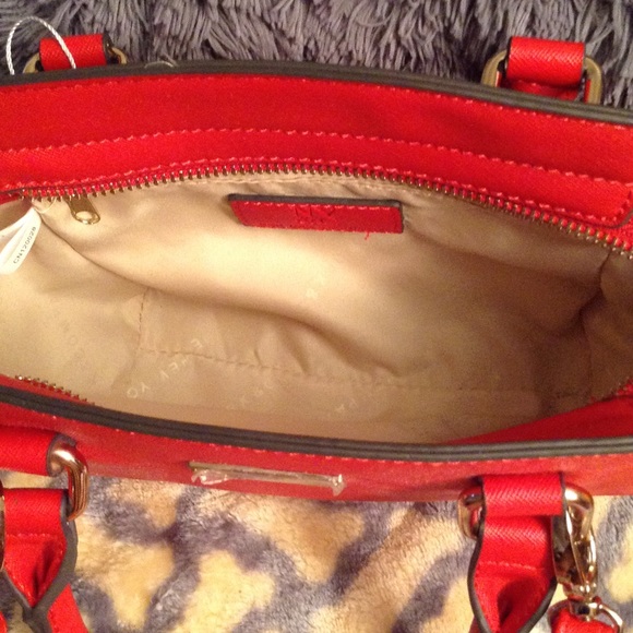 Nwt red min cross body bag - Picture 3 of 3
