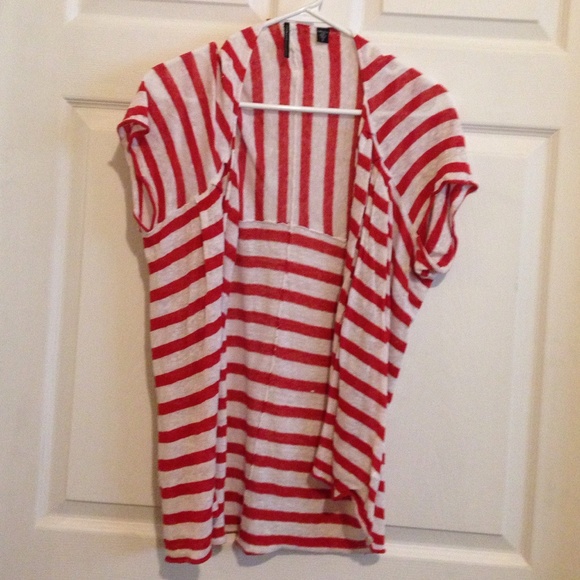 Light knit short sleeved sweater