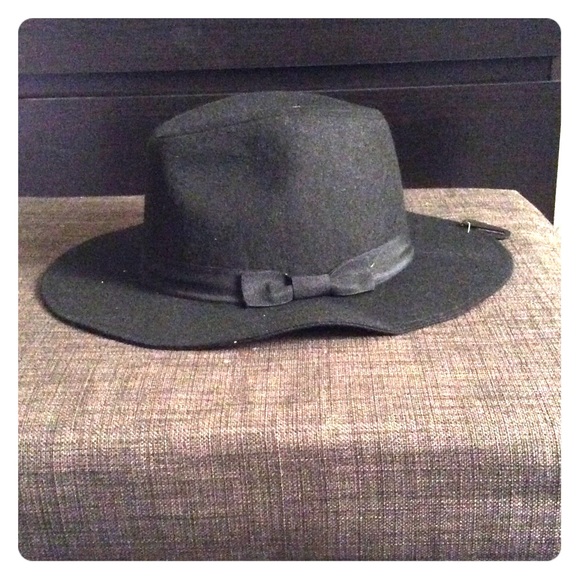 Wet Seal Accessories - Wide Brim Wool Fedora👒✨