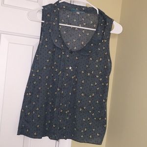 Mini birds design Short sleeve blouse in Sz L