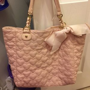 Betsy Johnson pink big purse with bow
