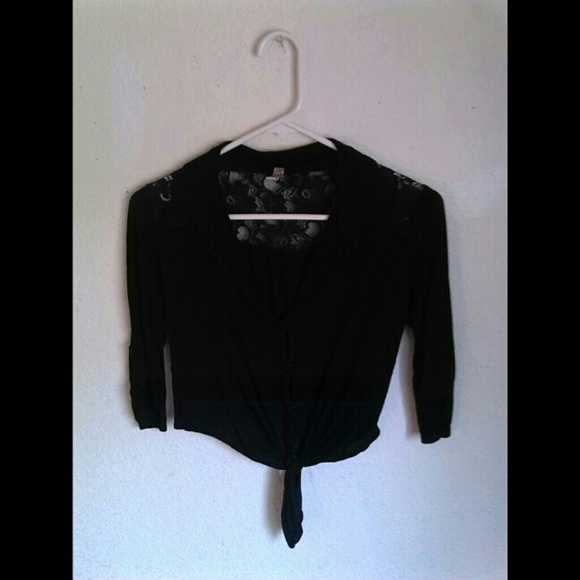 Black button up cropped tank