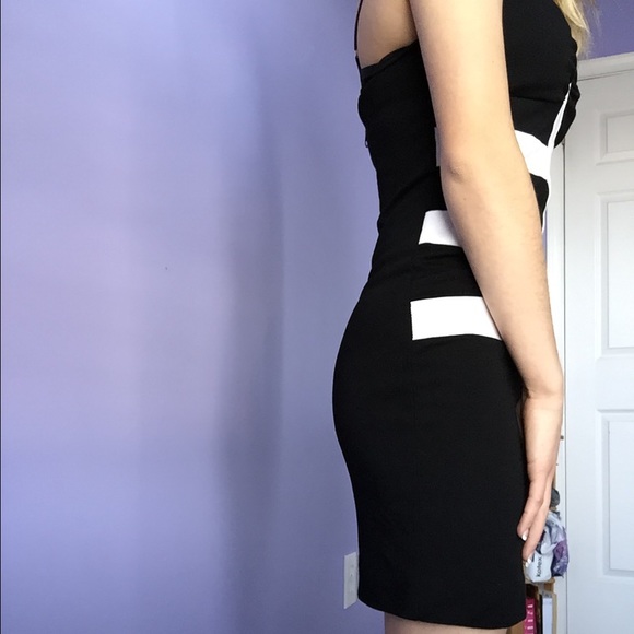 Dress - Picture 3 of 4