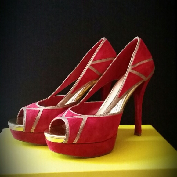 💕SALE!!!💕Red and gold Jessica Simpson Heels