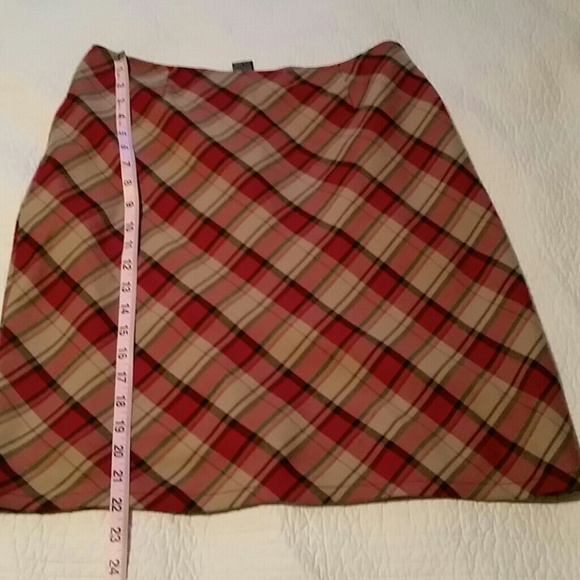 Cute red and tan skirt. ..sz 12