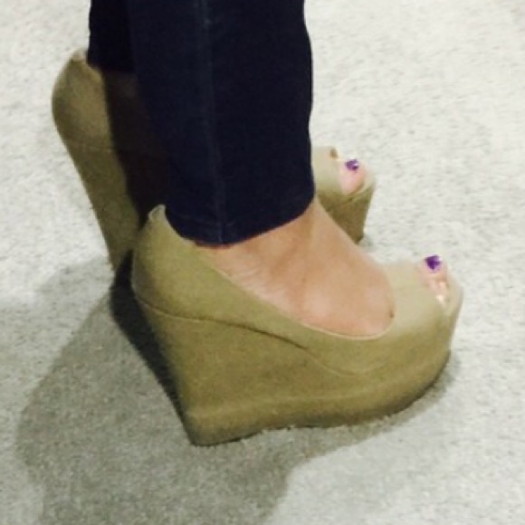 Nude Steve Madden Wedges