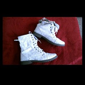 White lace/floral fold over boot