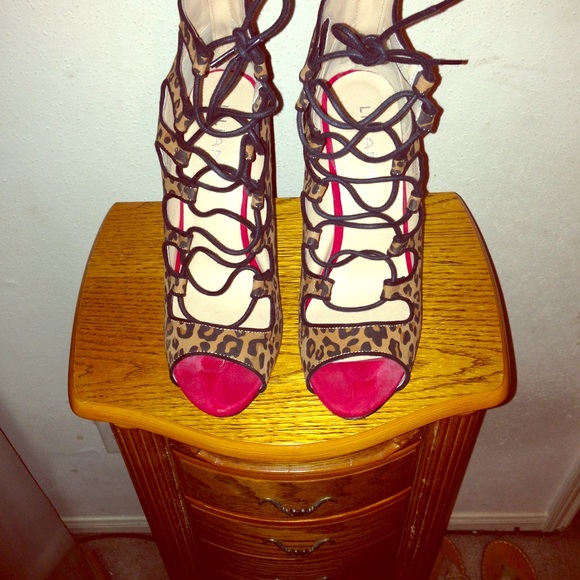 Cheetah lace up booties 😍😍😍😍