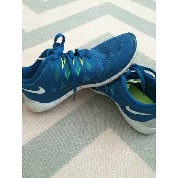 Blue and Yellow Free Runs - Picture 2 of 3