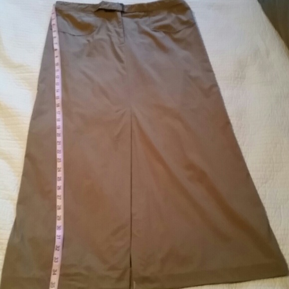 The Loft cargo style skirt...sz 12