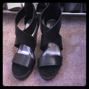 Black wedges