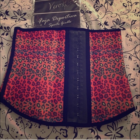 Medium waist trainer
