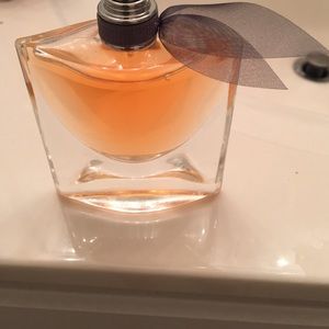 Authentic 1.7oz Lancôme la vie est belle