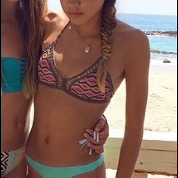 Acacia top