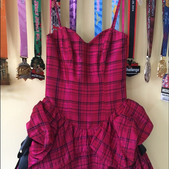 Gorgeous fuchsia cocktail dress size 6