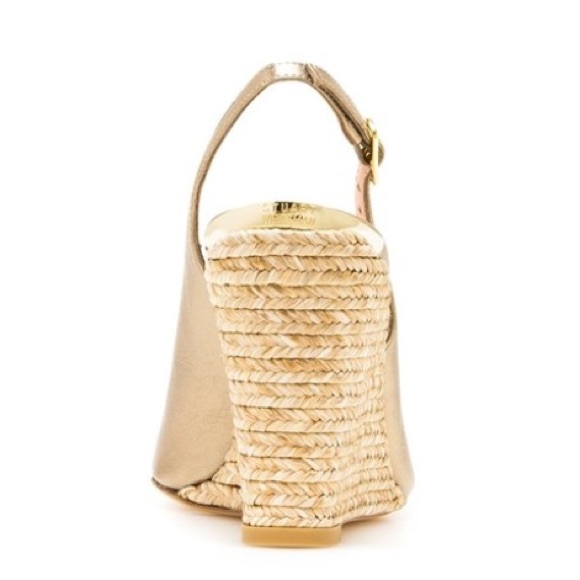 NIB. Stuart Weitzman Powerslings - Picture 2 of 4