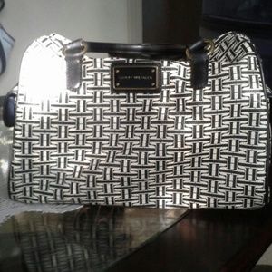Tommy Hilfiger 👛👜