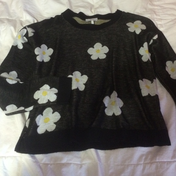 Pacsun daisy sweater