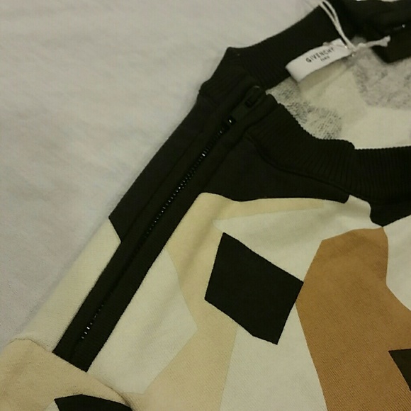 🚫TRADED🚫 💯 AUTHENTIC Givenchy Patchwork Top - Picture 4 of 4