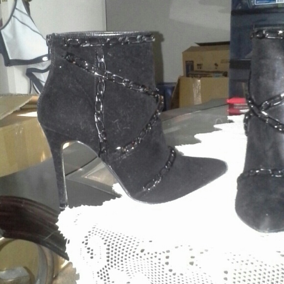 Edgy chain wrapped Velvet Booties🌌