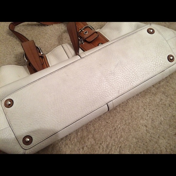 Authentic Leather Coach Bag. - Picture 2 of 4