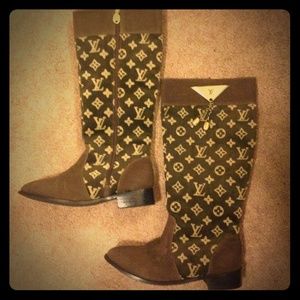 Louis Vuitton (LV Logo) Boots! Sz 7
